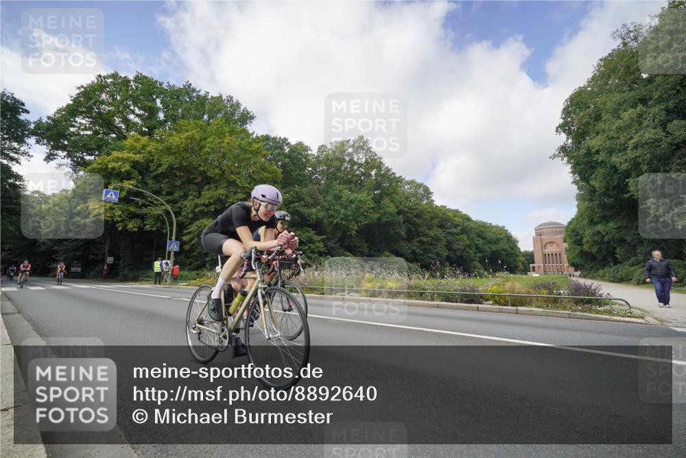 14.09.2025 - Stadtparktriathlon Michael Burmester http://msf.ph/oto/8892640 14.09.2025 11:18:35 Radfahren 724, 868, 932, 934, 935, 951, 976, 985, 993, 1015 meine-sportfotos.de