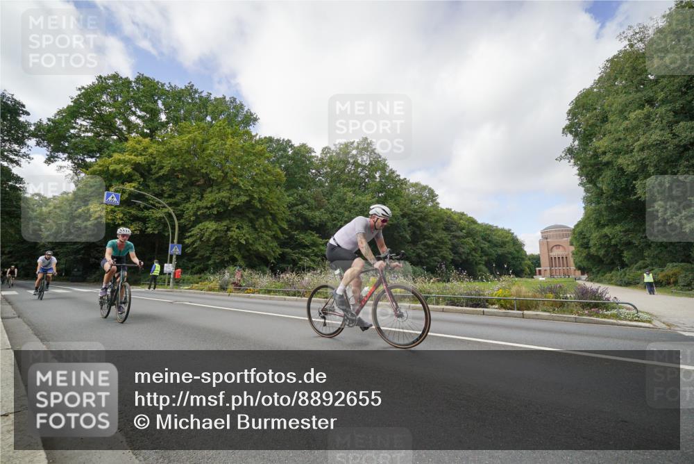 14.09.2025 - Stadtparktriathlon Michael Burmester http://msf.ph/oto/8892655 14.09.2025 11:19:11 Radfahren 797, 806, 835, 911, 914, 947, 969 meine-sportfotos.de