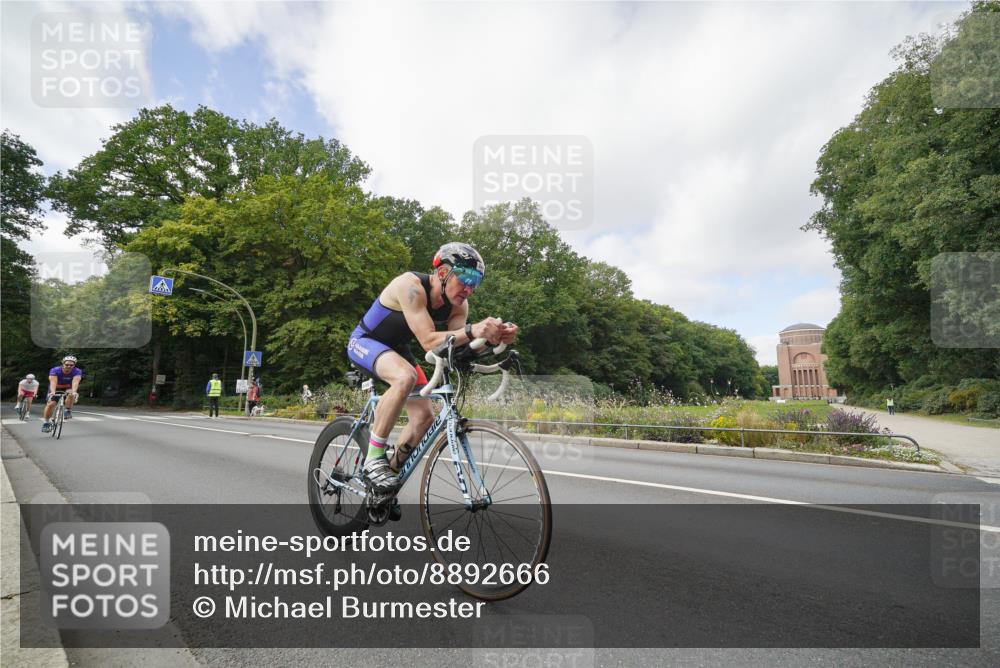 14.09.2025 - Stadtparktriathlon Michael Burmester http://msf.ph/oto/8892666 14.09.2025 11:19:27 Radfahren 846, 890, 905, 916, 942 meine-sportfotos.de