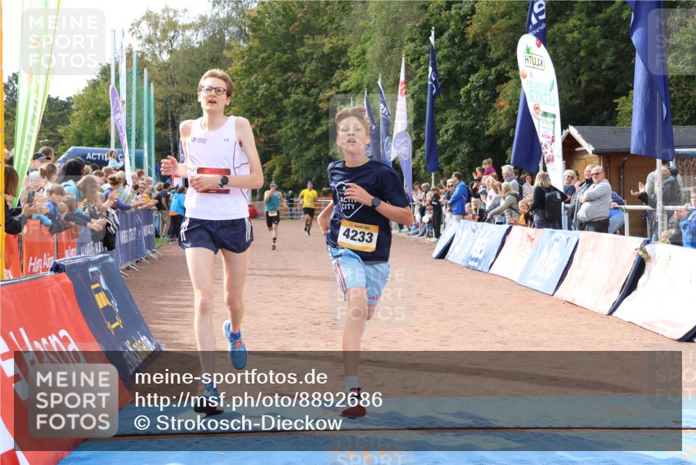 14.09.2025 - Airport Race Strokosch-Dieckow http://msf.ph/oto/8892686 14.09.2025 12:01:28 Ziel 725, 2079, 4037, 4233 meine-sportfotos.de