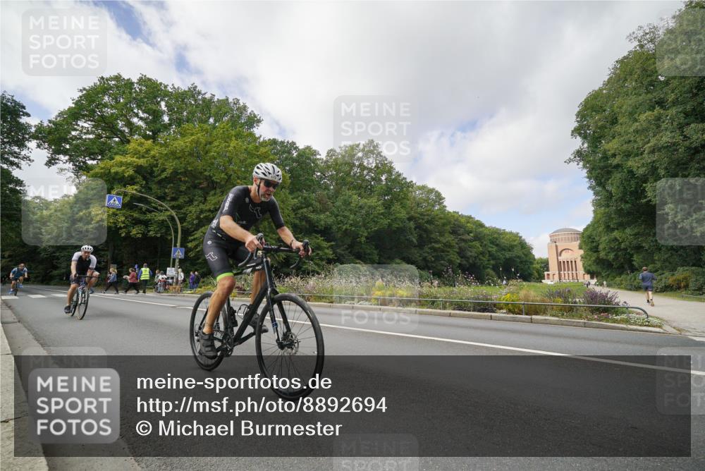 14.09.2025 - Stadtparktriathlon Michael Burmester http://msf.ph/oto/8892694 14.09.2025 11:20:23 Radfahren 772, 853, 859, 865, 872 meine-sportfotos.de