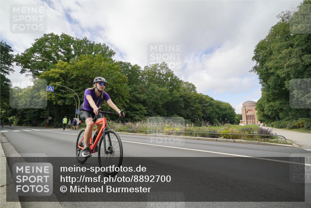 14.09.2025 - Stadtparktriathlon Michael Burmester http://msf.ph/oto/8892700 14.09.2025 11:20:34 Radfahren 838, 847, 874, 889, 917, 1018 meine-sportfotos.de
