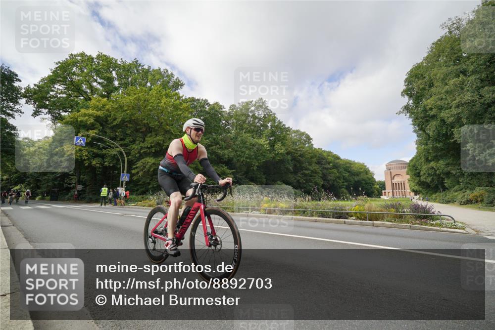 14.09.2025 - Stadtparktriathlon Michael Burmester http://msf.ph/oto/8892703 14.09.2025 11:20:41 Radfahren 838, 848, 861, 889, 897, 917, 938, 941 meine-sportfotos.de