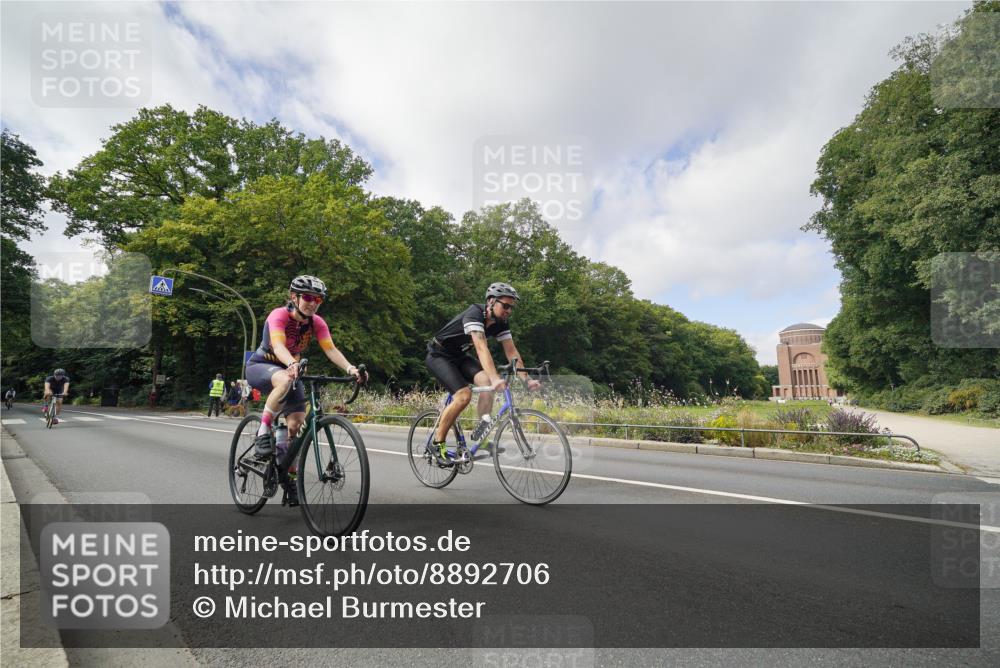 14.09.2025 - Stadtparktriathlon Michael Burmester http://msf.ph/oto/8892706 14.09.2025 11:20:45 Radfahren 838, 848, 861, 889, 897, 917, 938, 941, 989 meine-sportfotos.de