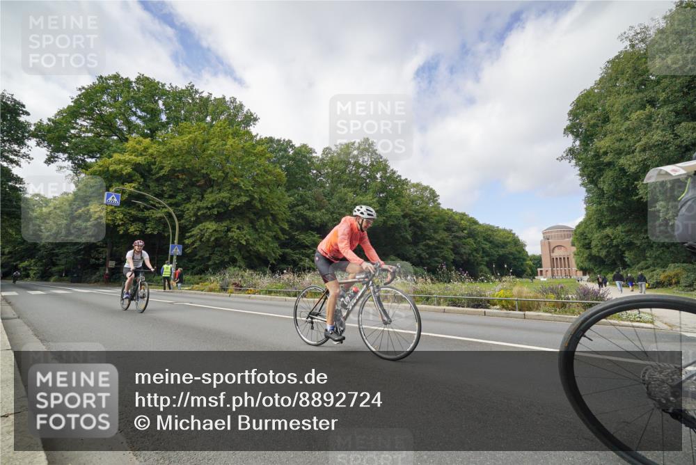 14.09.2025 - Stadtparktriathlon Michael Burmester http://msf.ph/oto/8892724 14.09.2025 11:21:43 Radfahren 734, 828, 871, 927, 945, 955, 960 meine-sportfotos.de