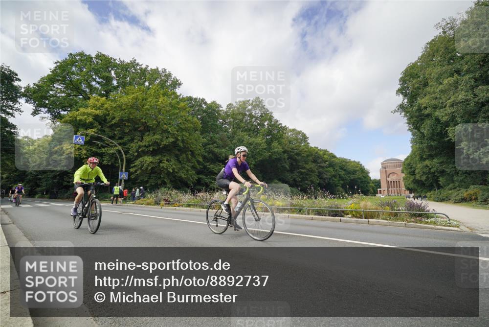 14.09.2025 - Stadtparktriathlon Michael Burmester http://msf.ph/oto/8892737 14.09.2025 11:22:09 Radfahren 842, 855, 929, 939, 952, 964, 972, 1007, 1014, 1017 meine-sportfotos.de