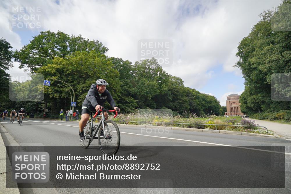 14.09.2025 - Stadtparktriathlon Michael Burmester http://msf.ph/oto/8892752 14.09.2025 11:22:39 Radfahren 857, 870, 875, 892, 901, 957, 958, 998 meine-sportfotos.de