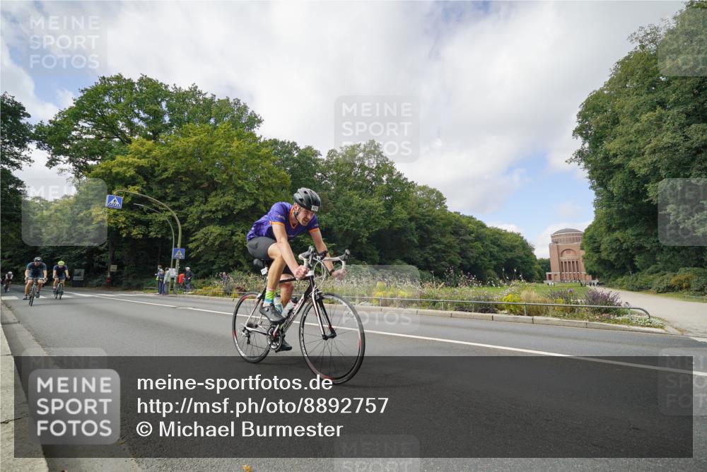 14.09.2025 - Stadtparktriathlon Michael Burmester http://msf.ph/oto/8892757 14.09.2025 11:22:48 Radfahren 862, 870, 875, 921, 957, 958, 1001, 1002 meine-sportfotos.de