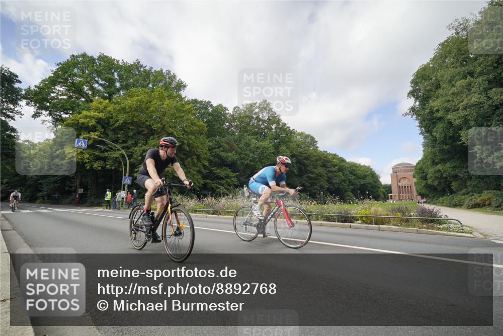 14.09.2025 - Stadtparktriathlon Michael Burmester http://msf.ph/oto/8892768 14.09.2025 11:23:02 Radfahren 829, 831, 851, 882, 918, 920, 948, 963, 974 meine-sportfotos.de