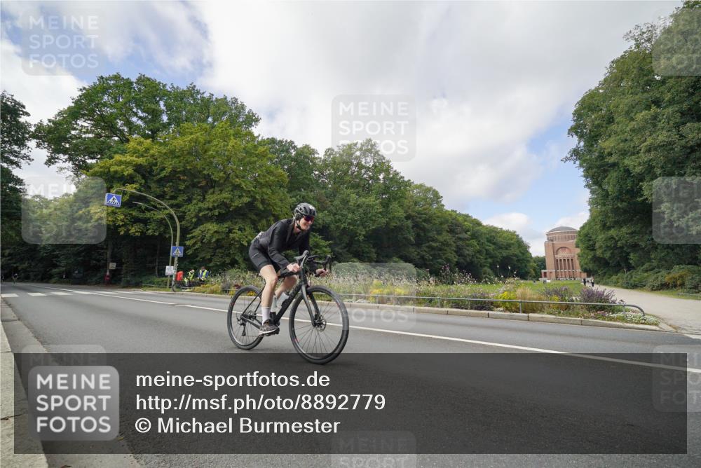 14.09.2025 - Stadtparktriathlon Michael Burmester http://msf.ph/oto/8892779 14.09.2025 11:23:35 Radfahren 849, 858, 888, 966 meine-sportfotos.de