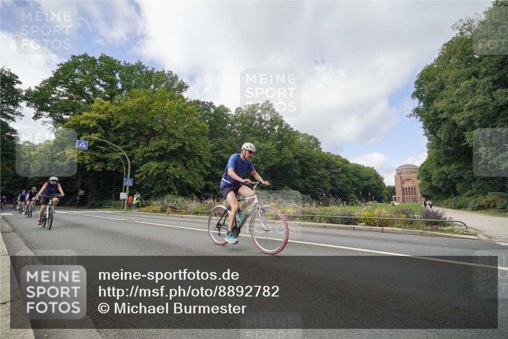 14.09.2025 - Stadtparktriathlon Michael Burmester http://msf.ph/oto/8892782 14.09.2025 11:23:44 Radfahren 849, 893, 936, 940, 943, 994, 1005, 1008 meine-sportfotos.de