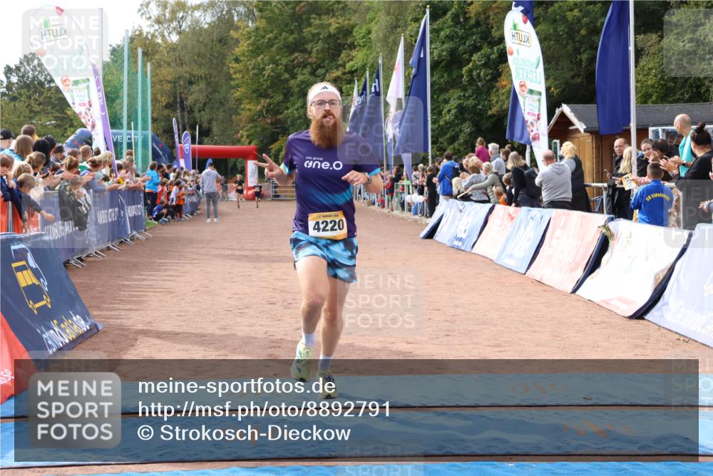 14.09.2025 - Airport Race Strokosch-Dieckow http://msf.ph/oto/8892791 14.09.2025 12:02:14 Ziel 4220, 4243, 5041 meine-sportfotos.de