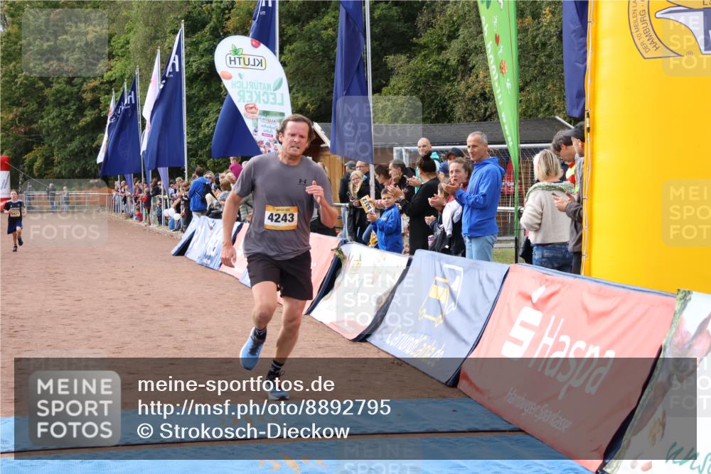 14.09.2025 - Airport Race Strokosch-Dieckow http://msf.ph/oto/8892795 14.09.2025 12:02:21 Ziel 4243, 5129, 5471 meine-sportfotos.de