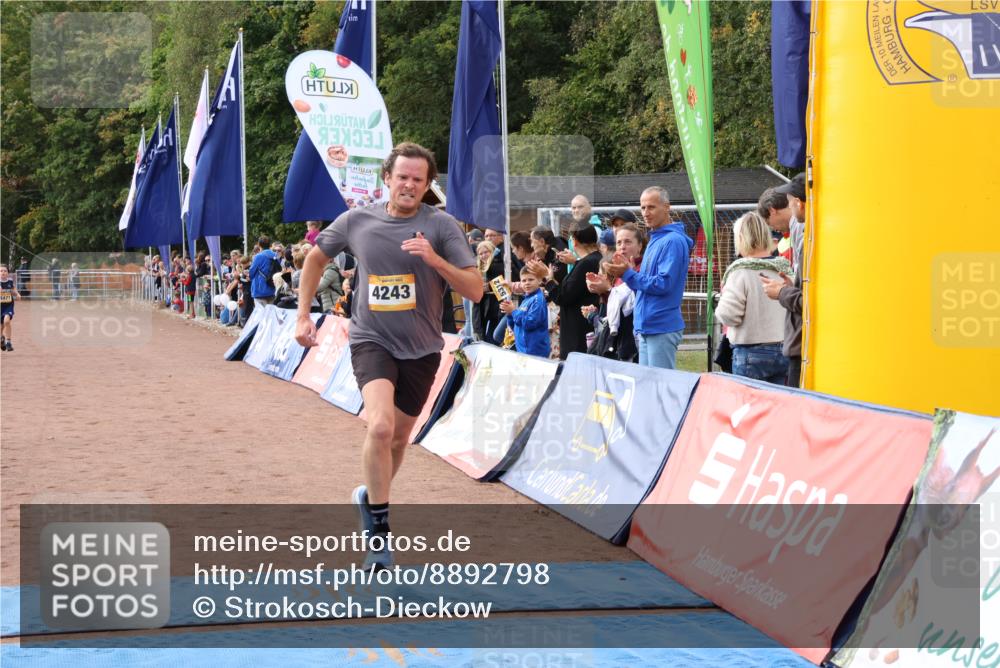 14.09.2025 - Airport Race Strokosch-Dieckow http://msf.ph/oto/8892798 14.09.2025 12:02:21 Ziel 4243, 5129, 5471 meine-sportfotos.de