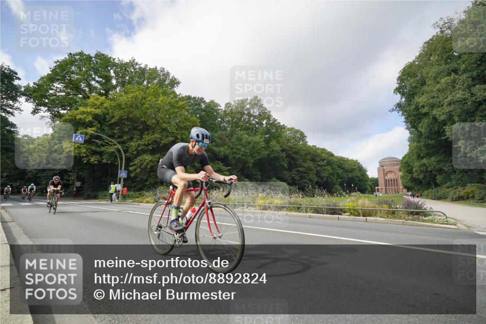 14.09.2025 - Stadtparktriathlon Michael Burmester http://msf.ph/oto/8892824 14.09.2025 11:25:38 Radfahren 826, 837, 852, 919, 992, 1000 meine-sportfotos.de