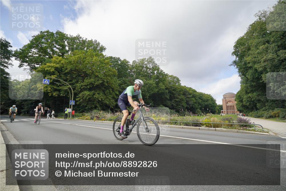 14.09.2025 - Stadtparktriathlon Michael Burmester http://msf.ph/oto/8892826 14.09.2025 11:25:41 Radfahren 826, 837, 852, 919, 1000 meine-sportfotos.de