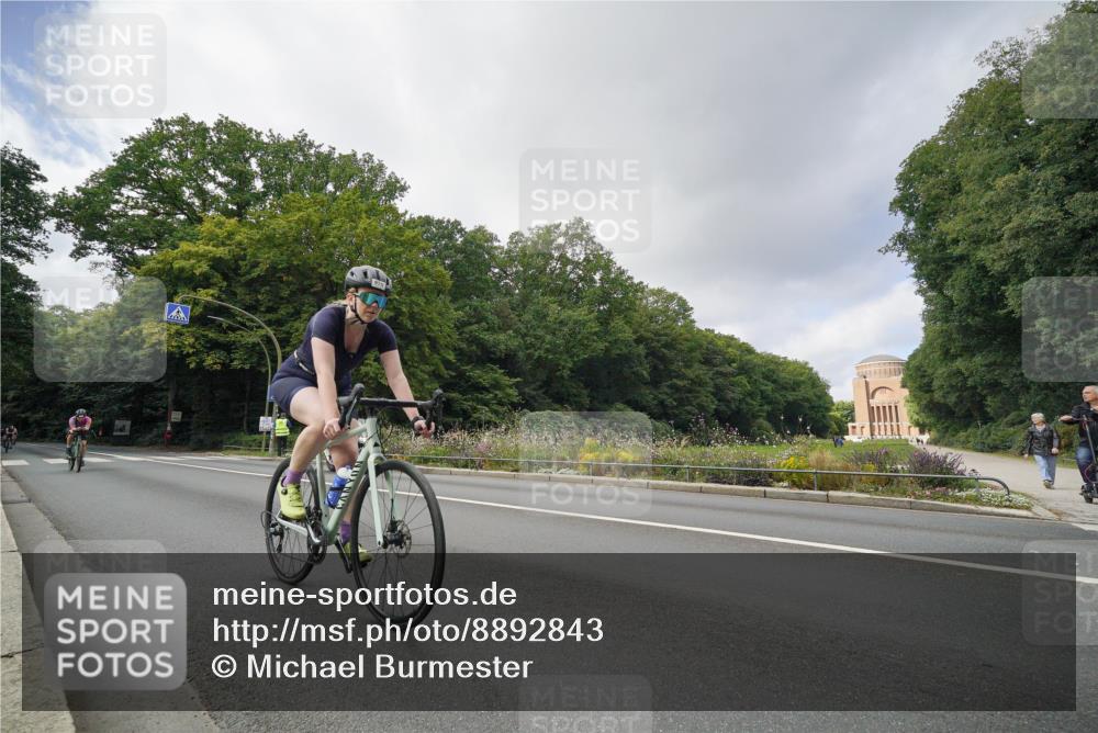 14.09.2025 - Stadtparktriathlon Michael Burmester http://msf.ph/oto/8892843 14.09.2025 11:26:29 Radfahren 846, 902, 926, 931, 934, 935, 976, 993, 1015 meine-sportfotos.de