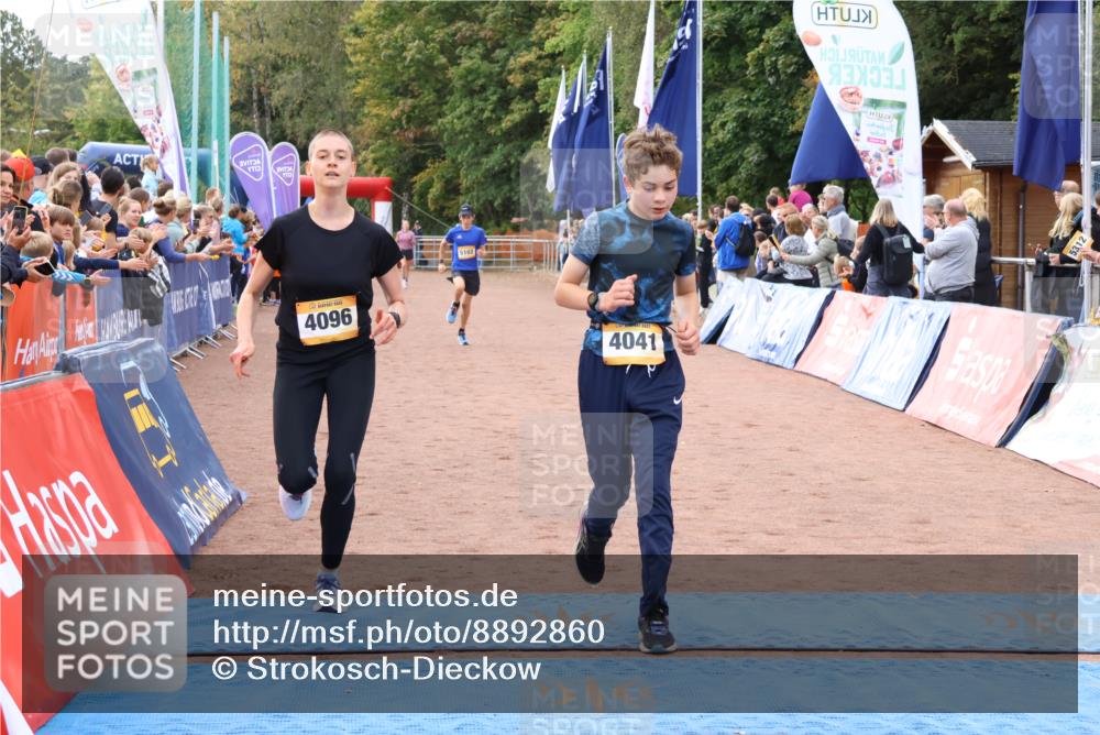 14.09.2025 - Airport Race Strokosch-Dieckow http://msf.ph/oto/8892860 14.09.2025 12:02:40 Ziel 4041, 4096, 5102, 5114, 5523 meine-sportfotos.de