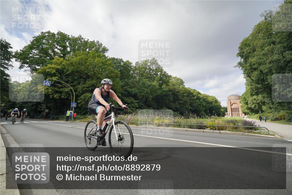 14.09.2025 - Stadtparktriathlon Michael Burmester http://msf.ph/oto/8892879 14.09.2025 11:27:48 Radfahren 833, 853, 872, 890, 897, 944, 990, 1009, 1016, 1020 meine-sportfotos.de