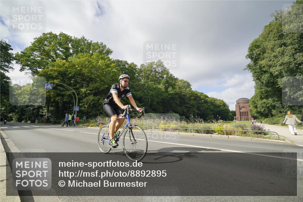 14.09.2025 - Stadtparktriathlon Michael Burmester http://msf.ph/oto/8892895 14.09.2025 11:28:29 Radfahren 861, 975 meine-sportfotos.de