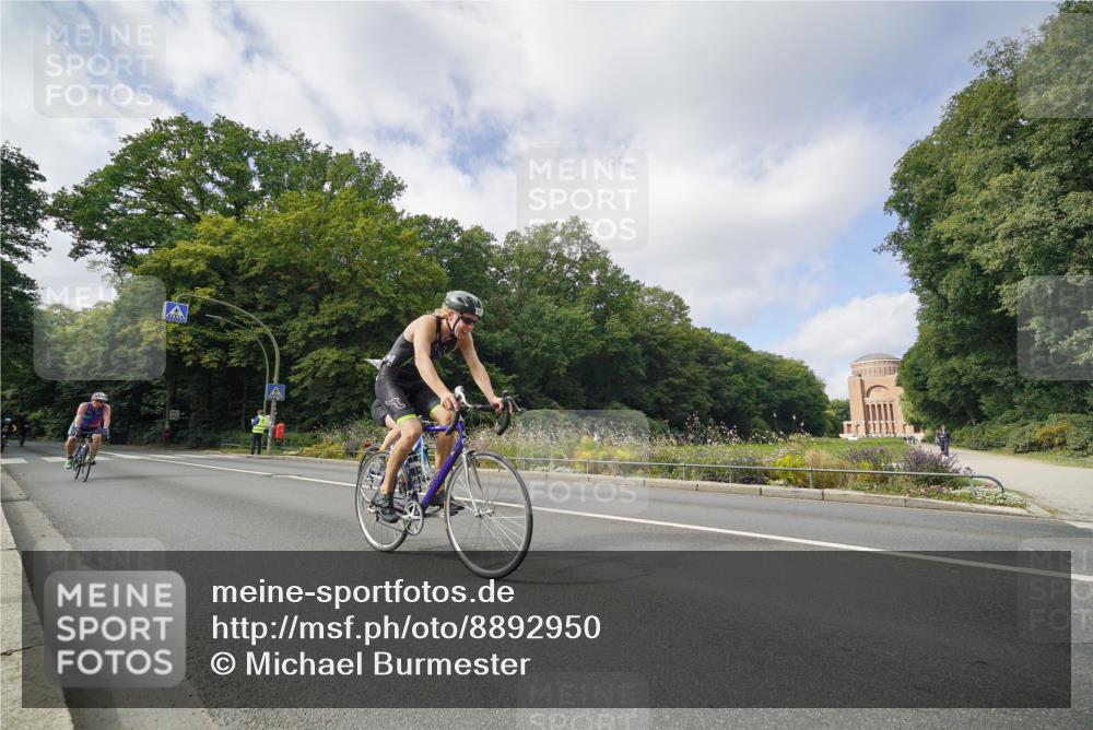 14.09.2025 - Stadtparktriathlon Michael Burmester http://msf.ph/oto/8892950 14.09.2025 11:31:18 Radfahren 858, 886, 943, 972, 978, 1001, 1002, 1007 meine-sportfotos.de