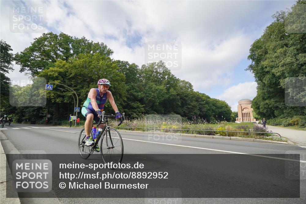 14.09.2025 - Stadtparktriathlon Michael Burmester http://msf.ph/oto/8892952 14.09.2025 11:31:19 Radfahren 858, 886, 943, 972, 978, 1001, 1002, 1007 meine-sportfotos.de
