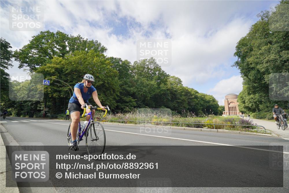 14.09.2025 - Stadtparktriathlon Michael Burmester http://msf.ph/oto/8892961 14.09.2025 11:31:42 Radfahren 876, 893, 895, 940, 958 meine-sportfotos.de
