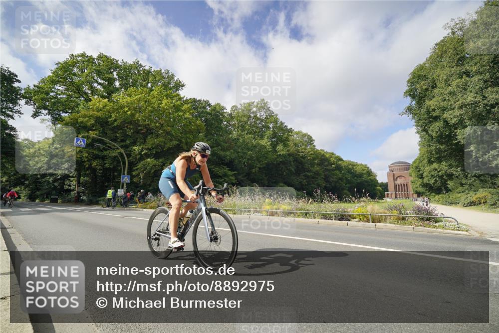 14.09.2025 - Stadtparktriathlon Michael Burmester http://msf.ph/oto/8892975 14.09.2025 11:32:17 Radfahren 894, 966, 968, 974, 997, 1017 meine-sportfotos.de