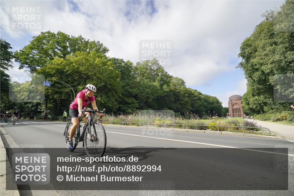 14.09.2025 - Stadtparktriathlon Michael Burmester http://msf.ph/oto/8892994 14.09.2025 11:33:22 Radfahren 824, 839, 946, 962, 980, 992, 1005, 1008, 1011, 1067 meine-sportfotos.de
