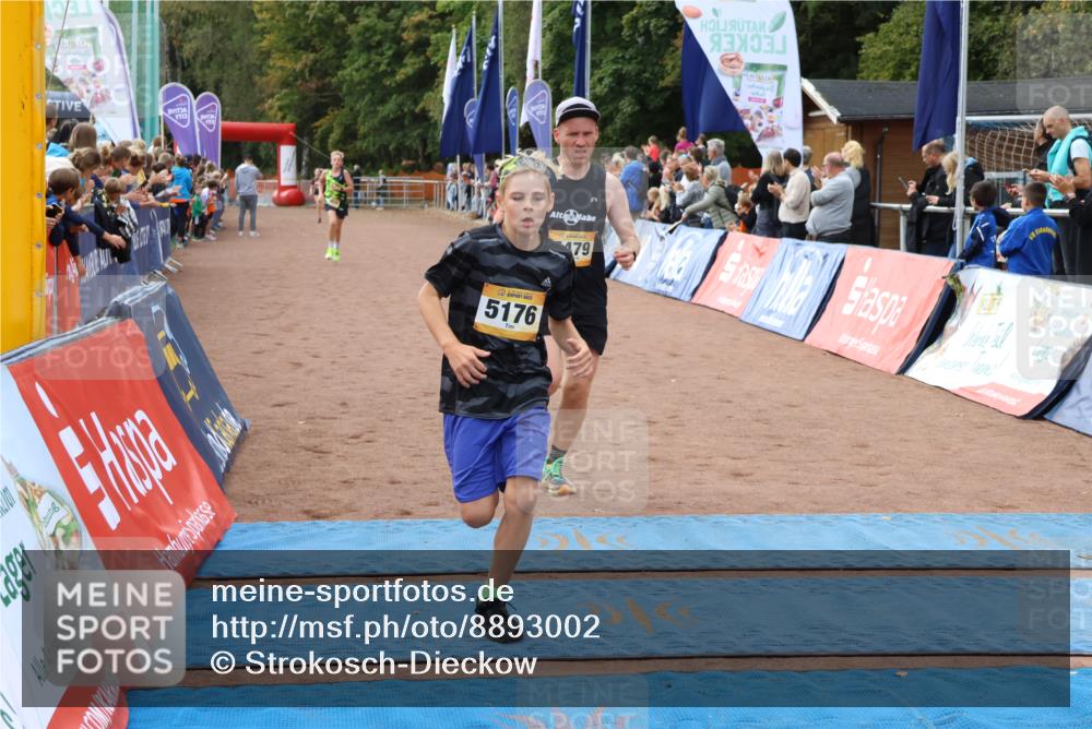 14.09.2025 - Airport Race Strokosch-Dieckow http://msf.ph/oto/8893002 14.09.2025 12:03:31 Ziel 5009, 5176, 5261, 5479 meine-sportfotos.de