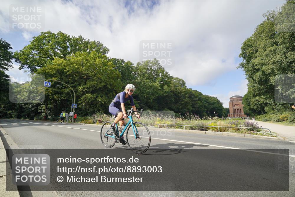 14.09.2025 - Stadtparktriathlon Michael Burmester http://msf.ph/oto/8893003 14.09.2025 11:33:33 Radfahren 839, 951, 962, 1006, 1008, 1069 meine-sportfotos.de