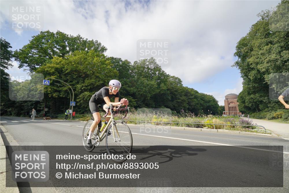 14.09.2025 - Stadtparktriathlon Michael Burmester http://msf.ph/oto/8893005 14.09.2025 11:33:40 Radfahren 951, 1069 meine-sportfotos.de