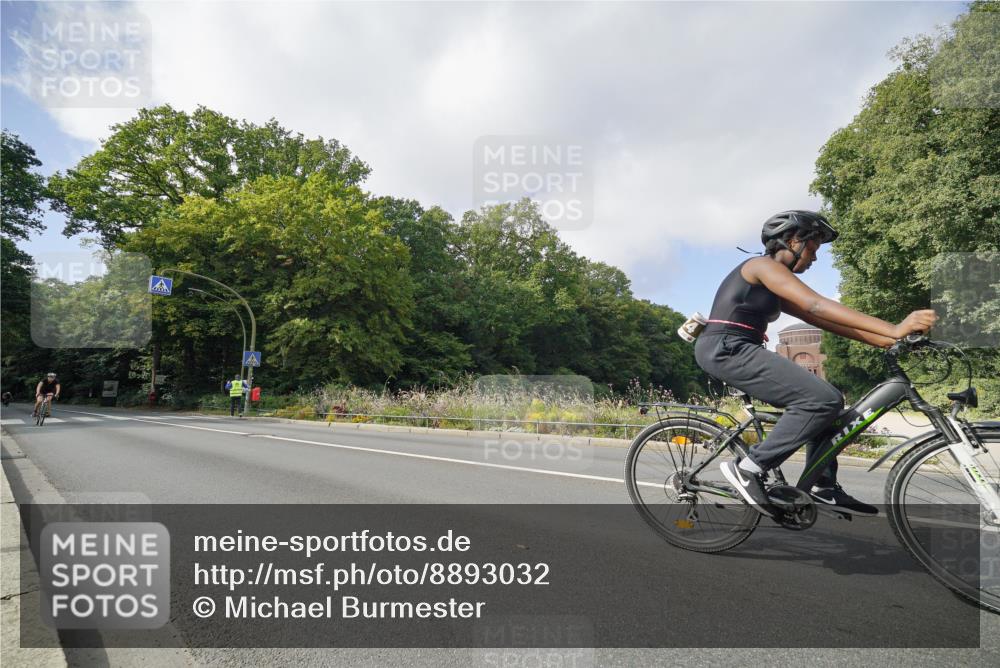 14.09.2025 - Stadtparktriathlon Michael Burmester http://msf.ph/oto/8893032 14.09.2025 11:35:07 Radfahren 868, 924, 961, 985, 1012, 1103 meine-sportfotos.de