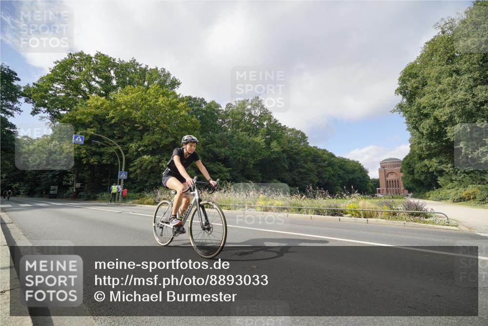 14.09.2025 - Stadtparktriathlon Michael Burmester http://msf.ph/oto/8893033 14.09.2025 11:35:09 Radfahren 868, 924, 932, 961, 985, 1012, 1103 meine-sportfotos.de