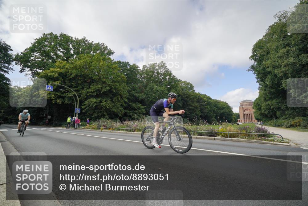 14.09.2025 - Stadtparktriathlon Michael Burmester http://msf.ph/oto/8893051 14.09.2025 11:35:54 Radfahren 837, 996, 1076, 1113 meine-sportfotos.de