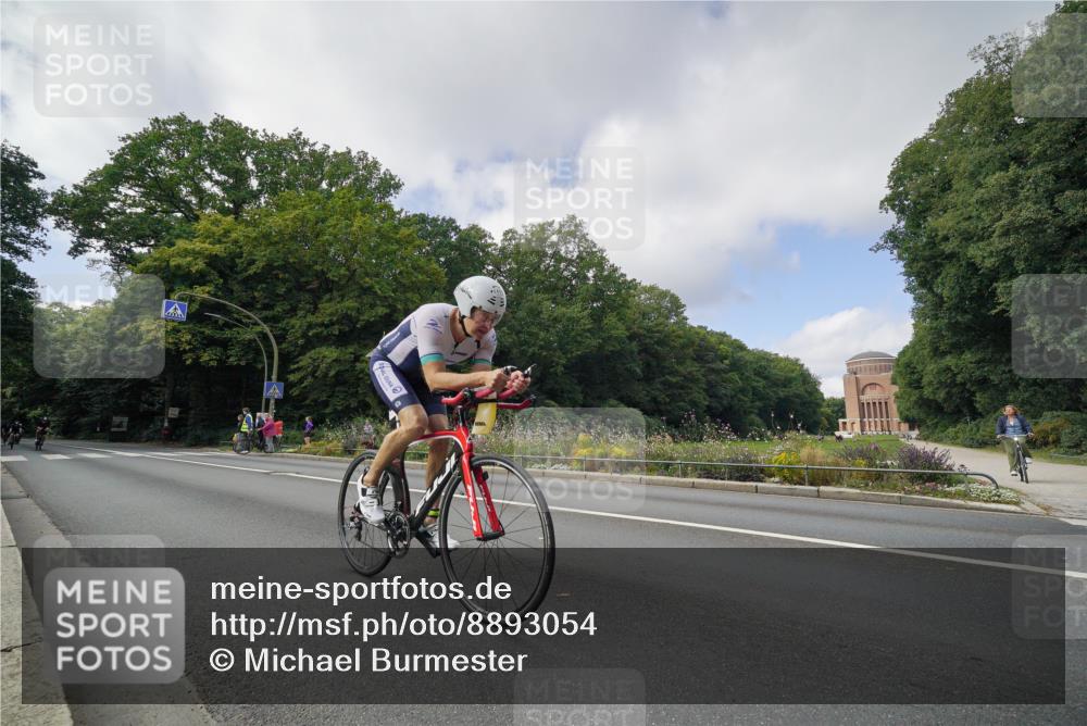 14.09.2025 - Stadtparktriathlon Michael Burmester http://msf.ph/oto/8893054 14.09.2025 11:36:00 Radfahren 837, 925, 944, 1009, 1076, 1092, 1113 meine-sportfotos.de