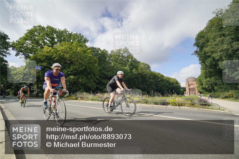 14.09.2025 - Stadtparktriathlon Michael Burmester http://msf.ph/oto/8893073 14.09.2025 11:36:46 Radfahren 916, 938, 973, 982, 989, 1018, 1077, 1083 meine-sportfotos.de