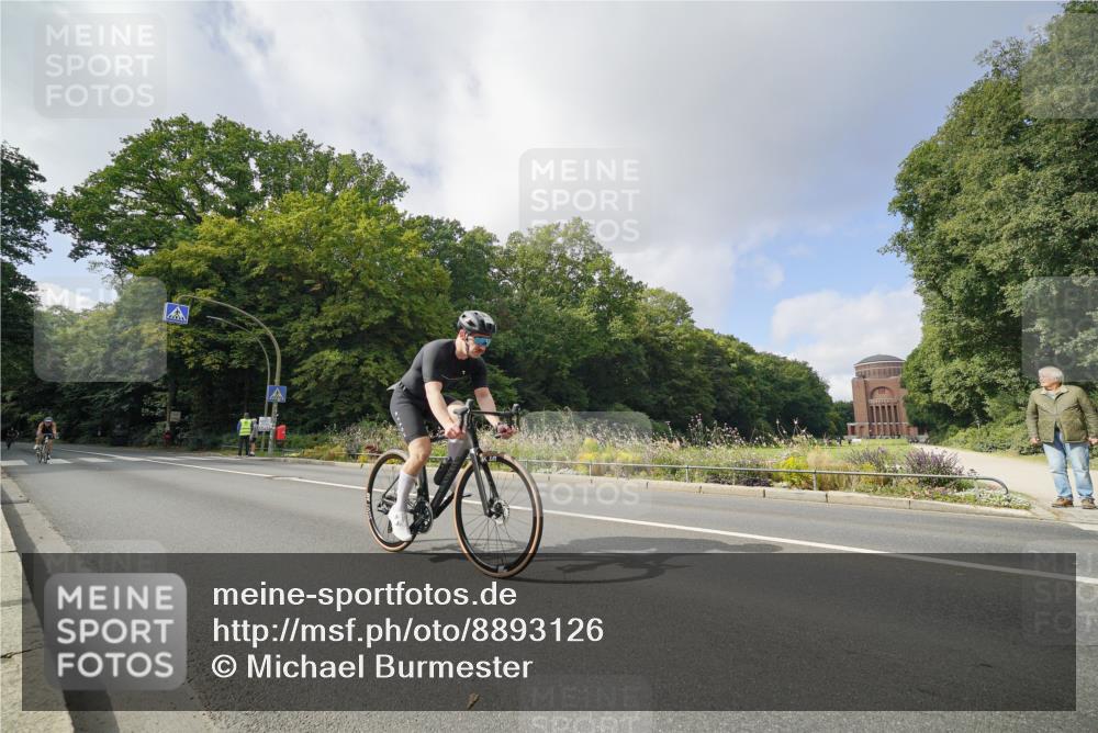 14.09.2025 - Stadtparktriathlon Michael Burmester http://msf.ph/oto/8893126 14.09.2025 11:38:58 Radfahren 855, 998, 1019, 1025, 1086, 1099 meine-sportfotos.de