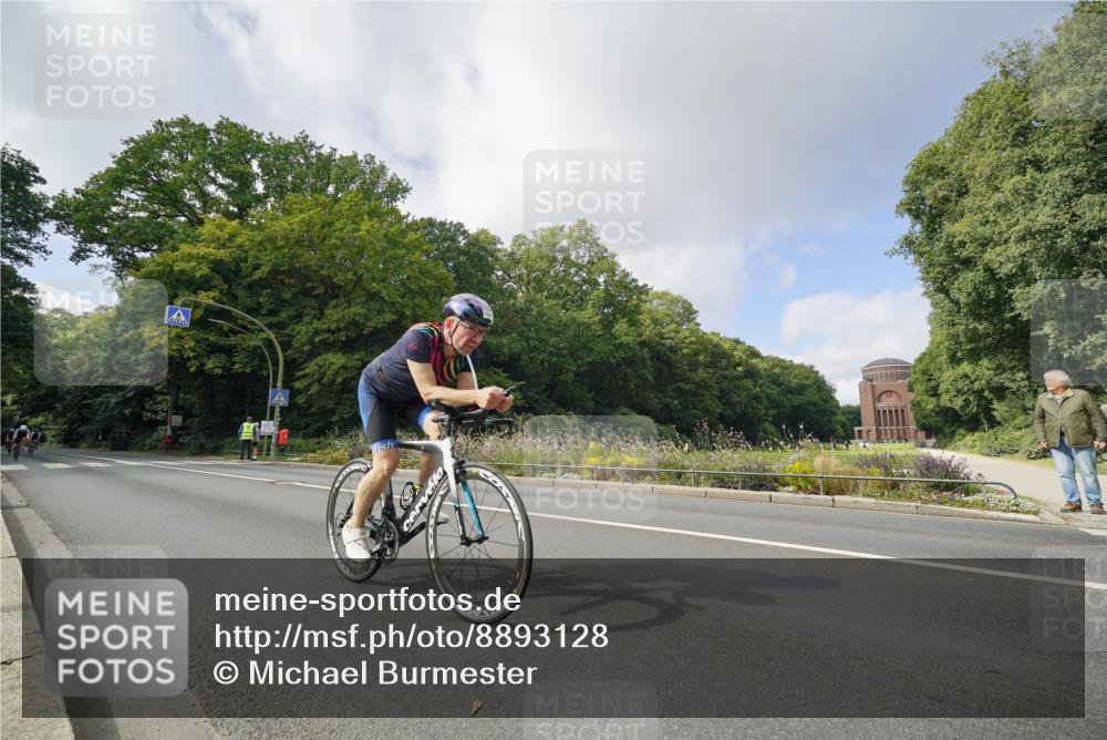 14.09.2025 - Stadtparktriathlon Michael Burmester http://msf.ph/oto/8893128 14.09.2025 11:39:04 Radfahren 949, 952, 998, 1014, 1062, 1086, 1099 meine-sportfotos.de