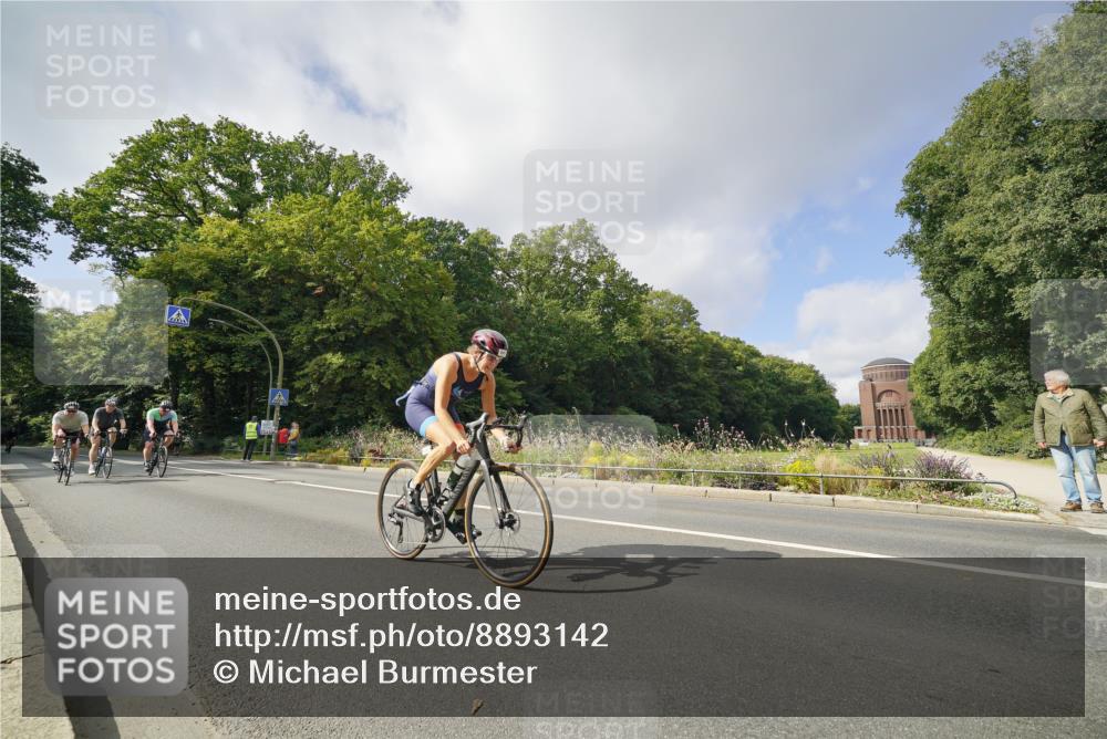14.09.2025 - Stadtparktriathlon Michael Burmester http://msf.ph/oto/8893142 14.09.2025 11:39:31 Radfahren 940, 960, 1031, 1058, 1073, 1088, 1110 meine-sportfotos.de
