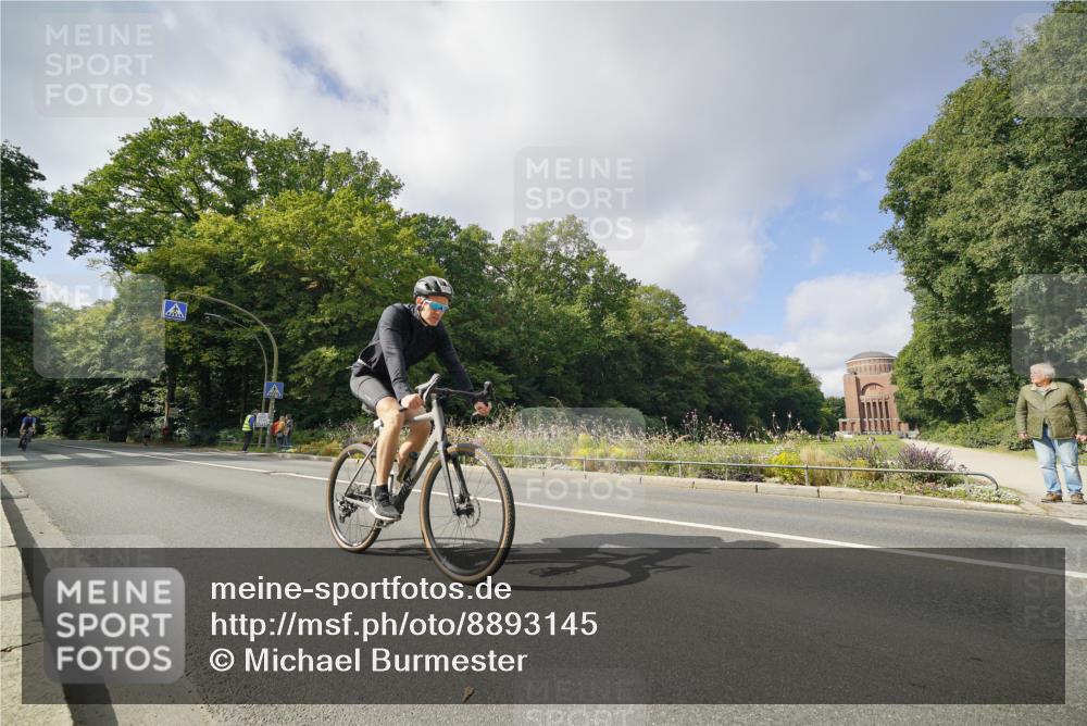 14.09.2025 - Stadtparktriathlon Michael Burmester http://msf.ph/oto/8893145 14.09.2025 11:39:37 Radfahren 940, 1031, 1073, 1088, 1108, 1110, 1120 meine-sportfotos.de