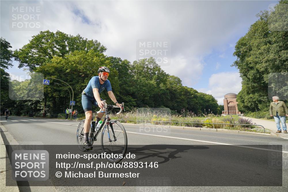 14.09.2025 - Stadtparktriathlon Michael Burmester http://msf.ph/oto/8893146 14.09.2025 11:39:41 Radfahren 1063, 1088, 1095, 1108, 1120 meine-sportfotos.de