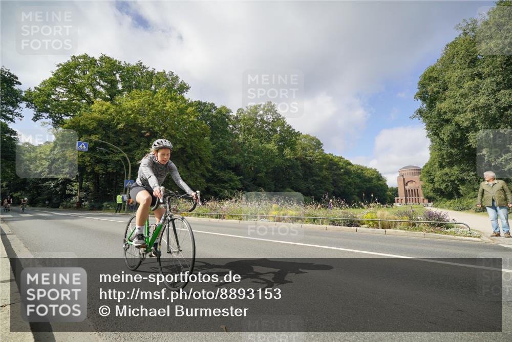 14.09.2025 - Stadtparktriathlon Michael Burmester http://msf.ph/oto/8893153 14.09.2025 11:39:51 Radfahren 929, 957, 964, 1056, 1060, 1063, 1067, 1095 meine-sportfotos.de