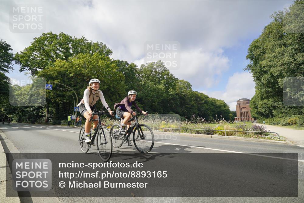 14.09.2025 - Stadtparktriathlon Michael Burmester http://msf.ph/oto/8893165 14.09.2025 11:40:19 Radfahren 968, 972, 1001, 1002, 1049, 1069 meine-sportfotos.de