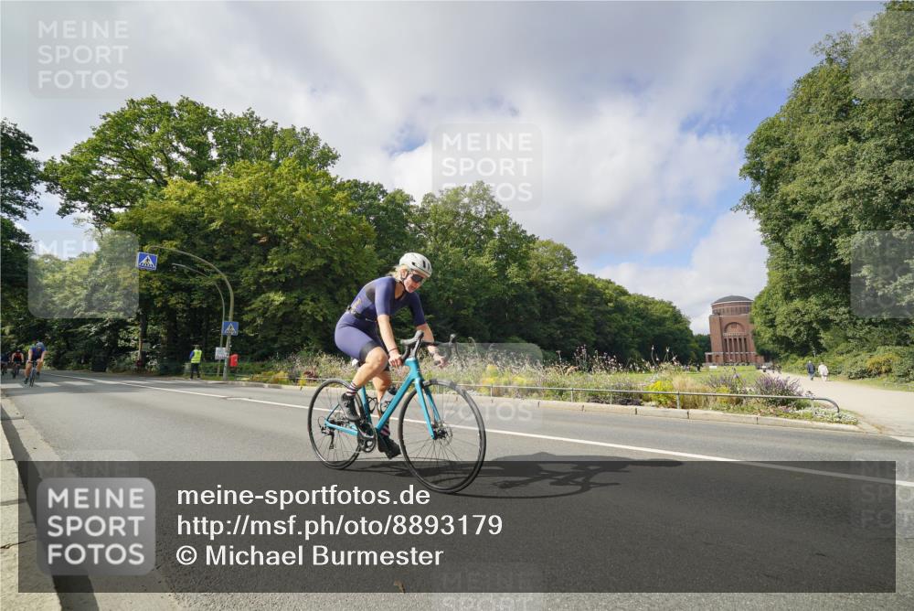 14.09.2025 - Stadtparktriathlon Michael Burmester http://msf.ph/oto/8893179 14.09.2025 11:40:53 Radfahren 948, 958, 978, 1006, 1036, 1071, 1098 meine-sportfotos.de