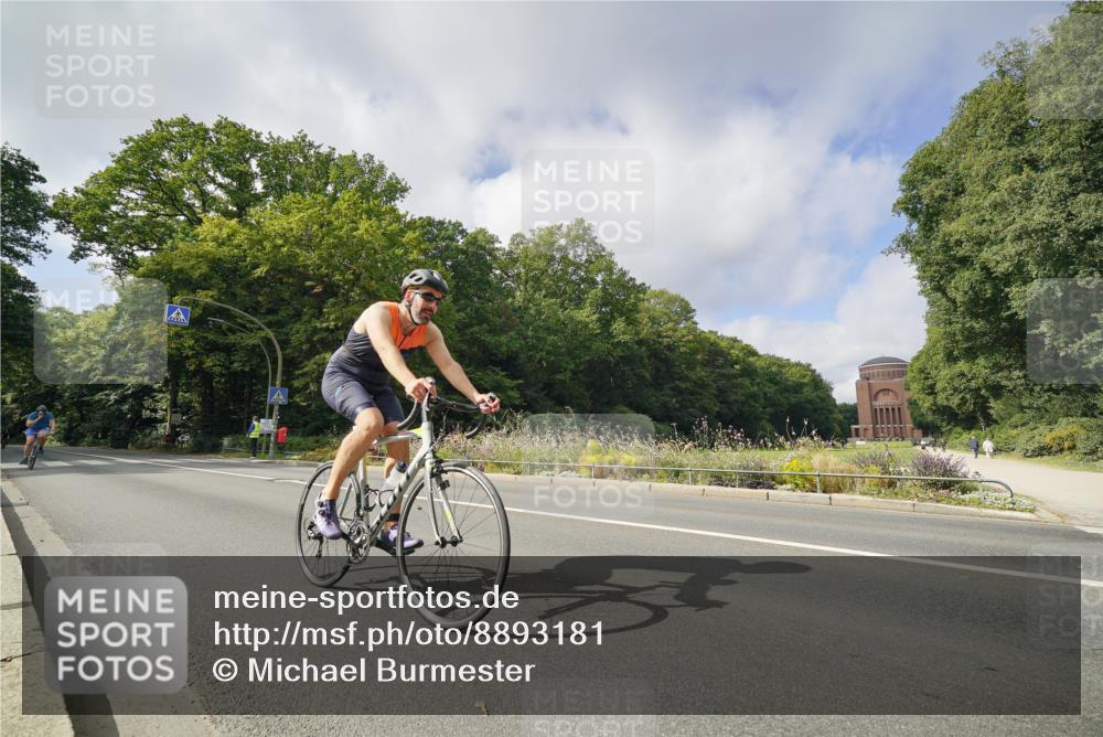14.09.2025 - Stadtparktriathlon Michael Burmester http://msf.ph/oto/8893181 14.09.2025 11:40:57 Radfahren 958, 978, 992, 1006, 1036, 1071, 1098 meine-sportfotos.de
