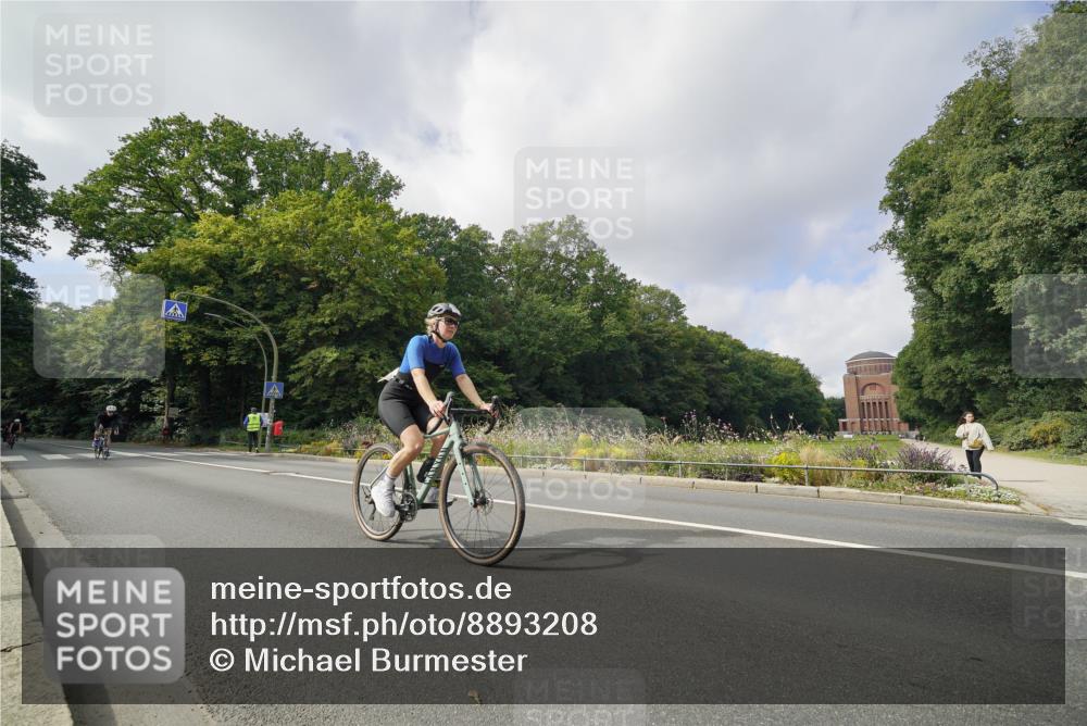 14.09.2025 - Stadtparktriathlon Michael Burmester http://msf.ph/oto/8893208 14.09.2025 11:42:18 Radfahren 934, 935, 962, 969, 979, 994, 1084 meine-sportfotos.de