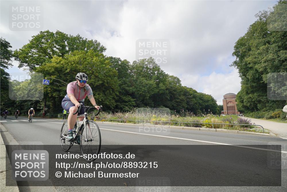 14.09.2025 - Stadtparktriathlon Michael Burmester http://msf.ph/oto/8893215 14.09.2025 11:42:26 Radfahren 934, 935, 962, 969, 979, 1011, 1012, 1023, 1066, 1084, 1092 meine-sportfotos.de