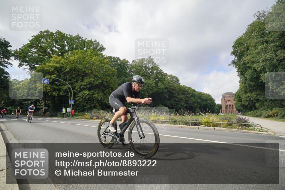 14.09.2025 - Stadtparktriathlon Michael Burmester http://msf.ph/oto/8893222 14.09.2025 11:42:35 Radfahren 993, 997, 1005, 1011, 1023, 1066, 1076, 1092, 1103, 1113 meine-sportfotos.de