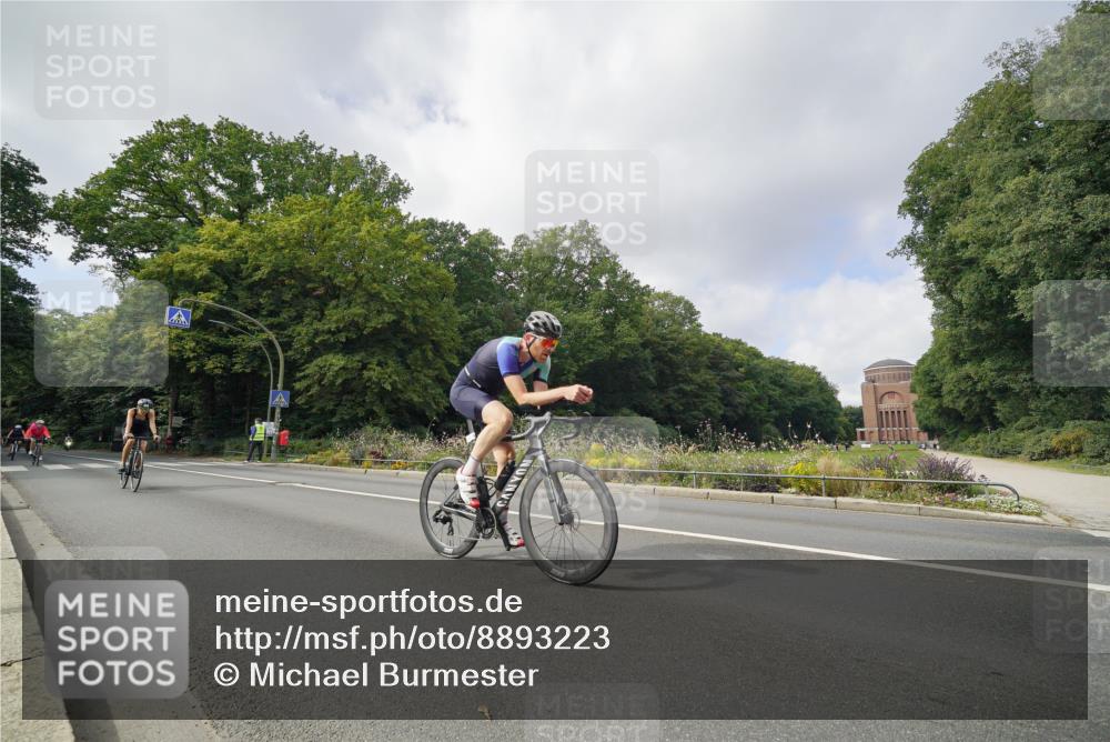 14.09.2025 - Stadtparktriathlon Michael Burmester http://msf.ph/oto/8893223 14.09.2025 11:42:36 Radfahren 993, 997, 1005, 1011, 1023, 1066, 1076, 1092, 1103, 1113 meine-sportfotos.de